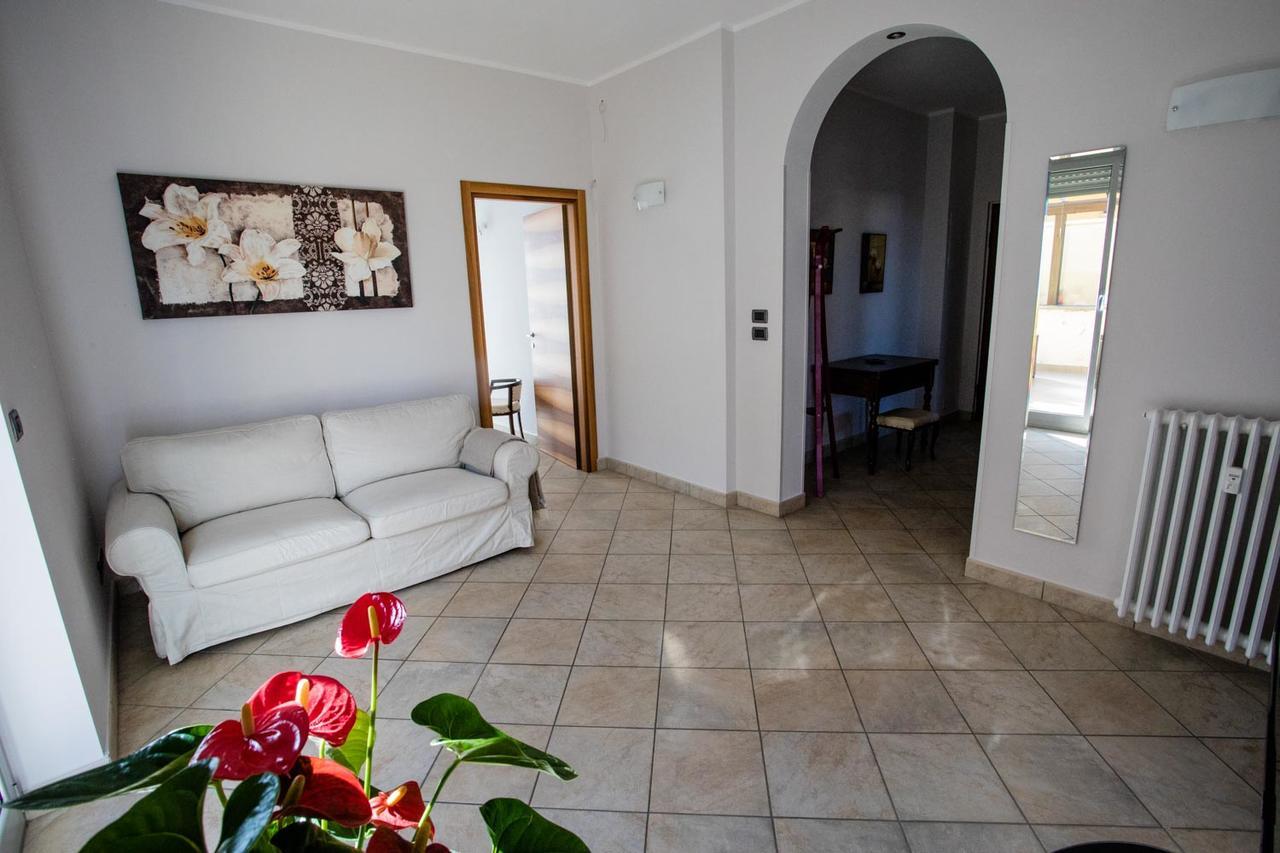 Apartamento Terrazza Di Pinerolo Exterior foto